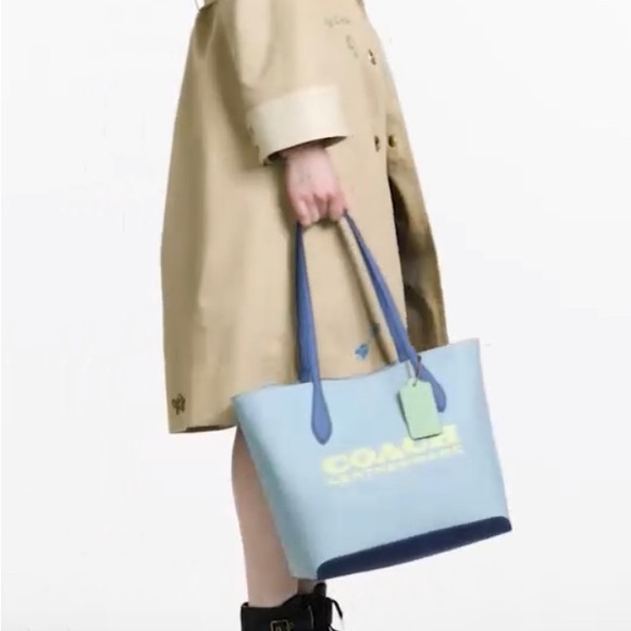 SOLD⛔️Authentic COACH Colorblock Pebbled natural leather snap Logo large tote - Picture 4 of 16